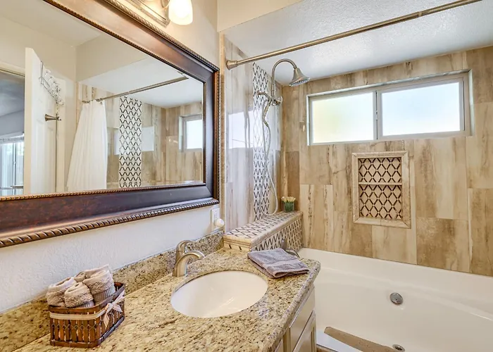 6 Mi To State Farm Stadium! Casita Escape W/ Yard Peoria