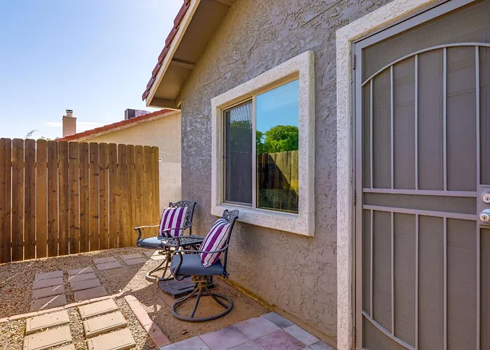 6 Mi To State Farm Stadium! Casita Escape W/ Yard Apartment *