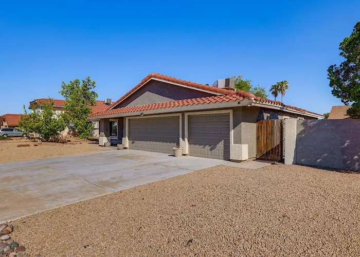 Apartment 6 Mi To State Farm Stadium! Casita Escape W/ Yard